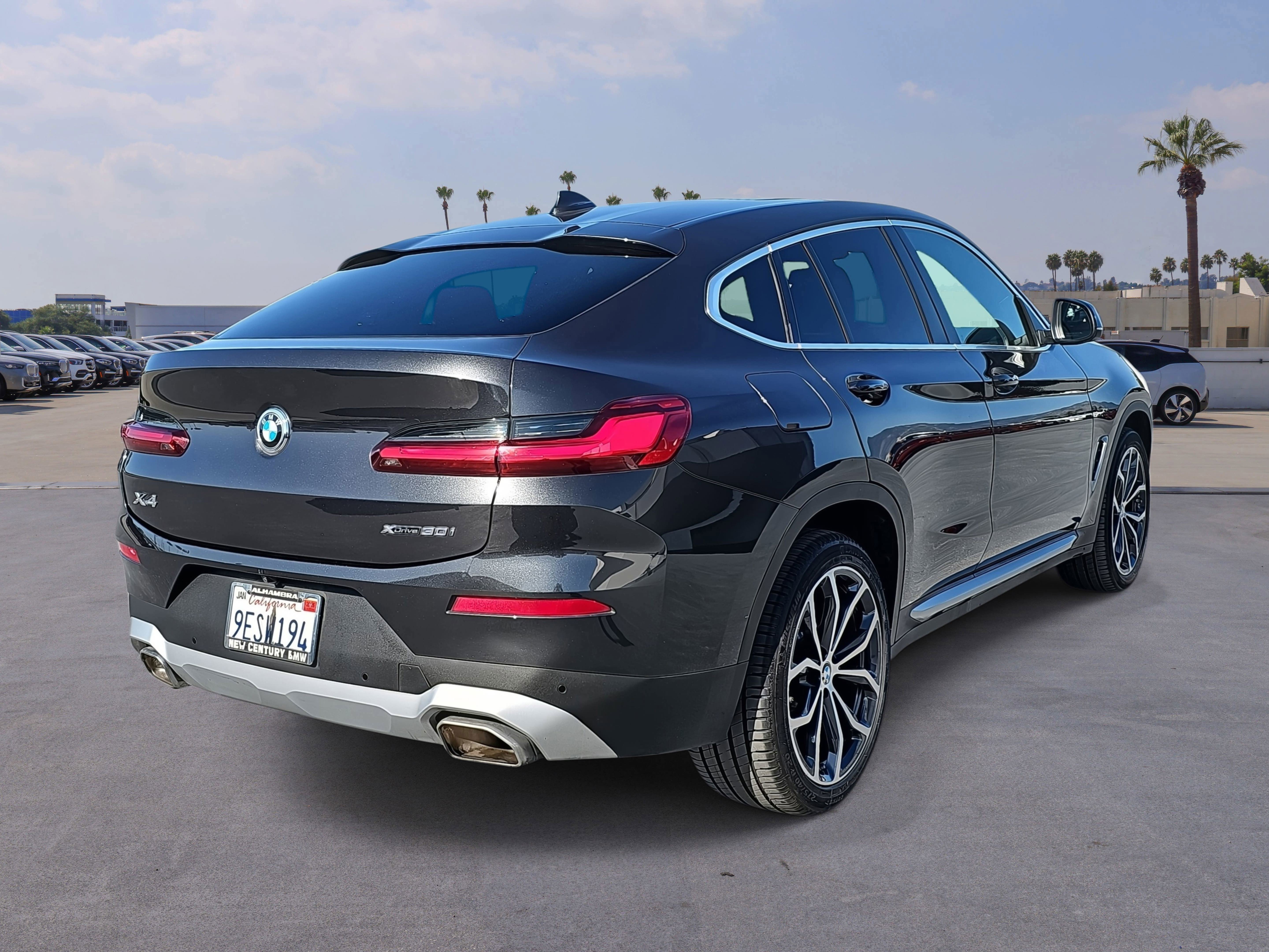 Used 2023 BMW X4 xDrive30i image 5