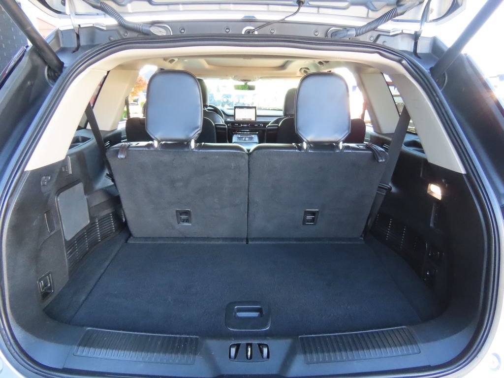 Used 2023 Lincoln Aviator AWD w/ Premium Package image 31