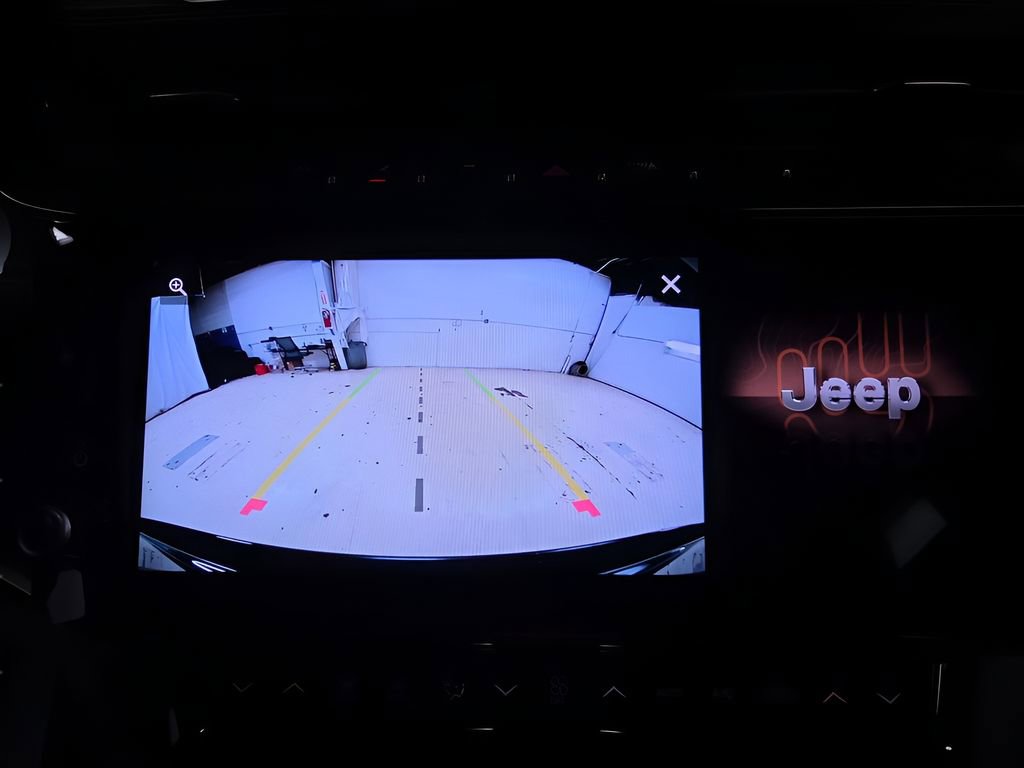 New 2026 Jeep Grand Cherokee Laredo image 19