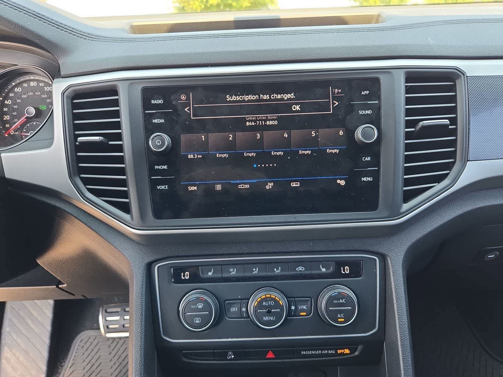 Used 2021 Volkswagen Atlas Cross Sport SE w/ Panoramic Sunroof Package FWD image 25