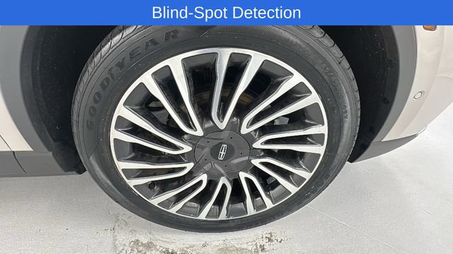 Used 2022 Lincoln Corsair Reserve image 9