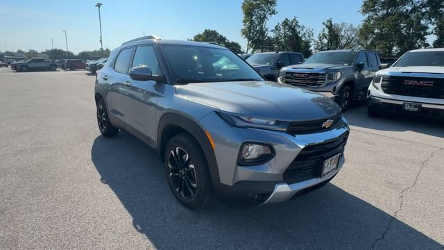 Used 2023 Chevrolet TrailBlazer LT AWD/4WD image 3