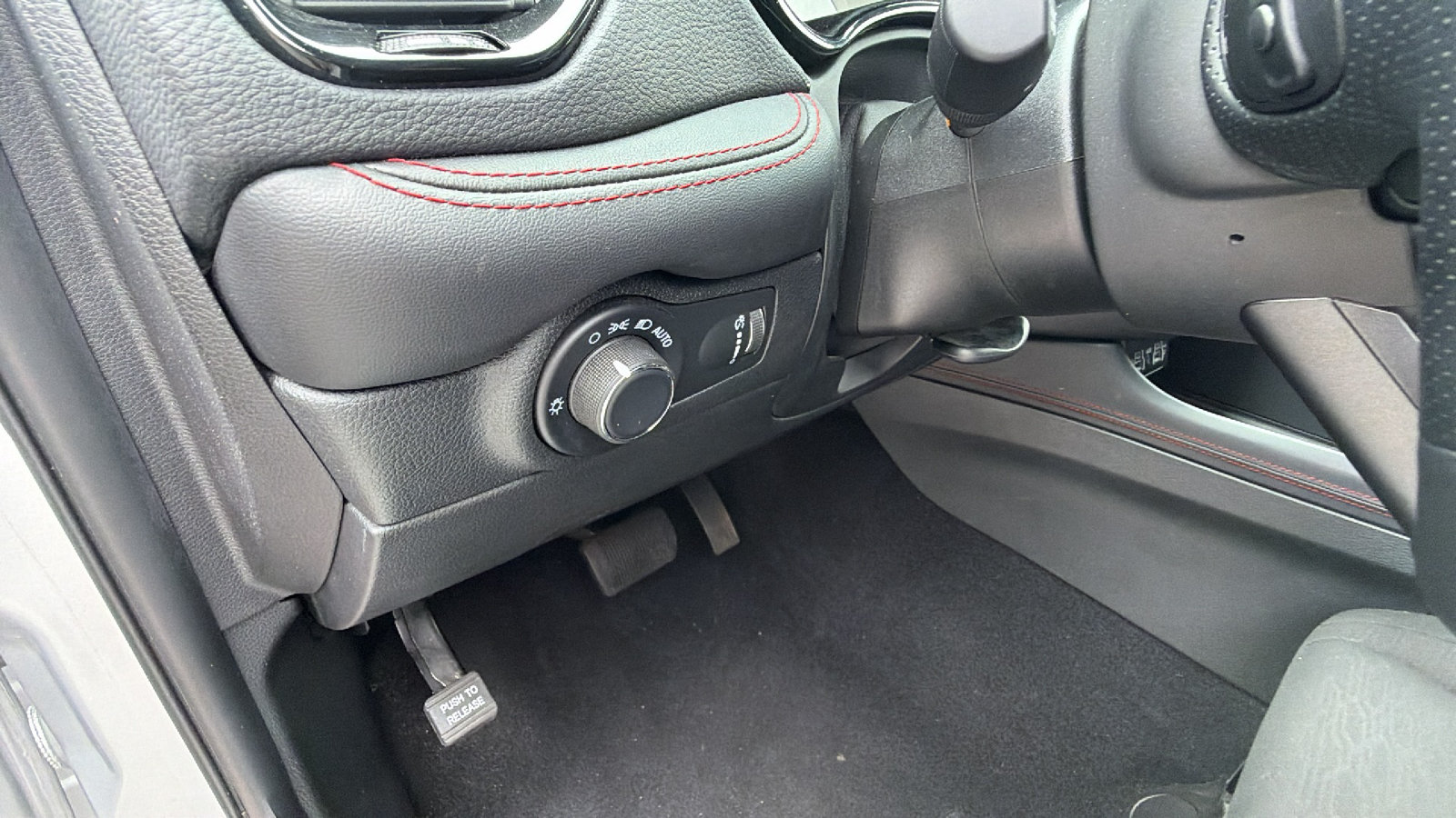 Used 2025 Dodge Durango GT AWD/4WD image 27