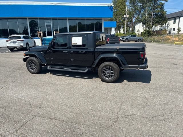 Used 2024 Jeep Gladiator Sport AWD/4WD image 24