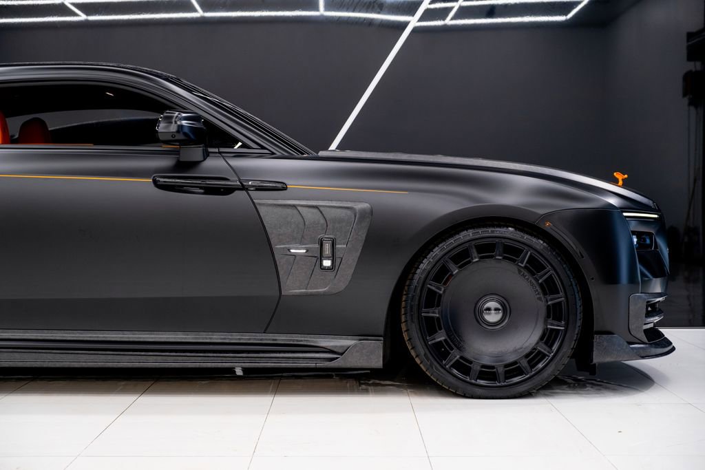 Used 2026 Rolls-Royce Spectre image 11