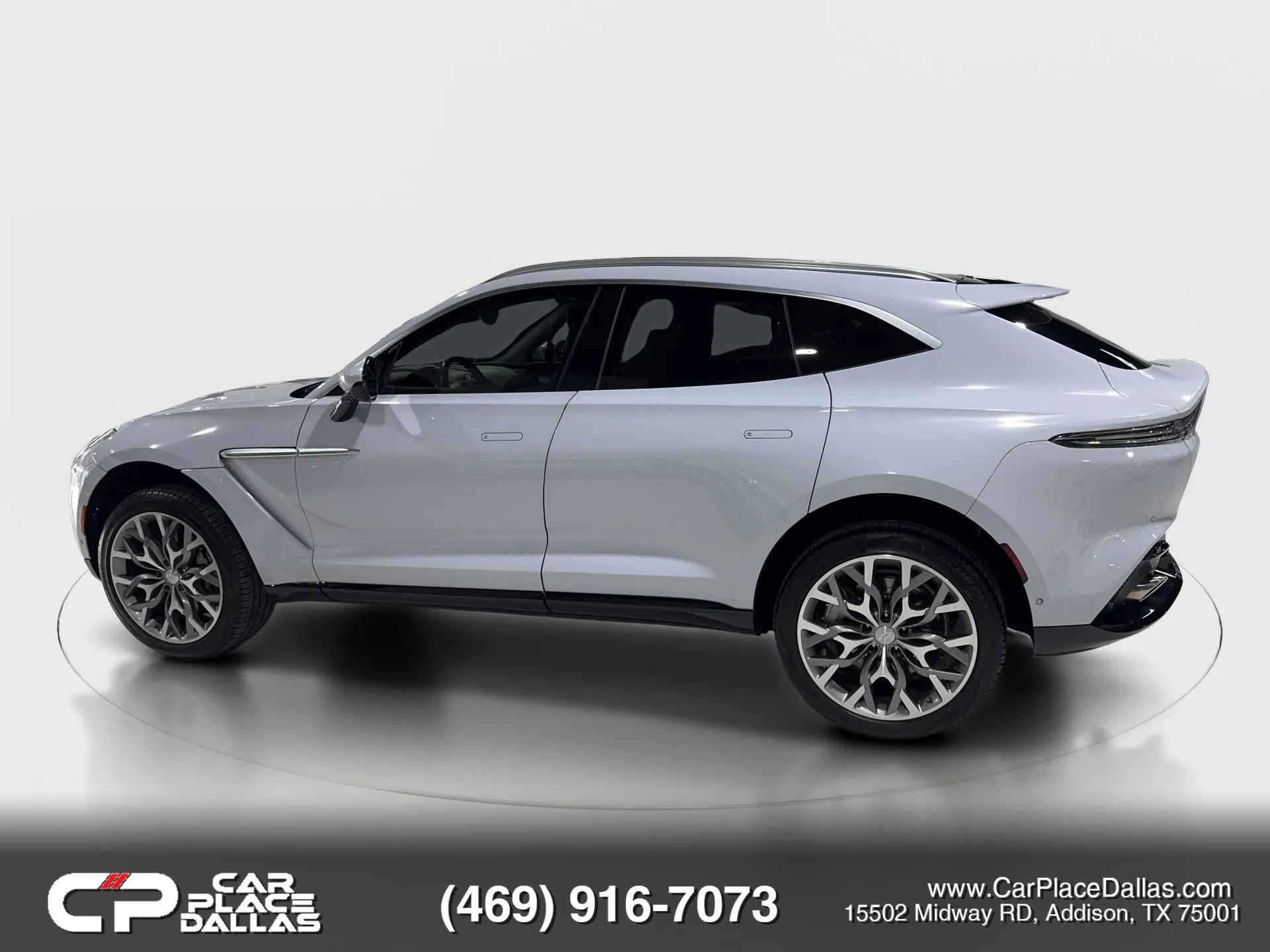 Used 2021 Aston Martin DBX image 18