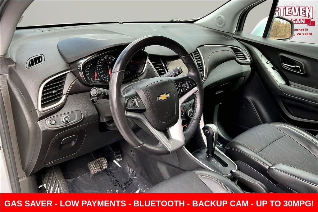 Used 2018 Chevrolet Trax LT w/ LT Convenience Package image 16
