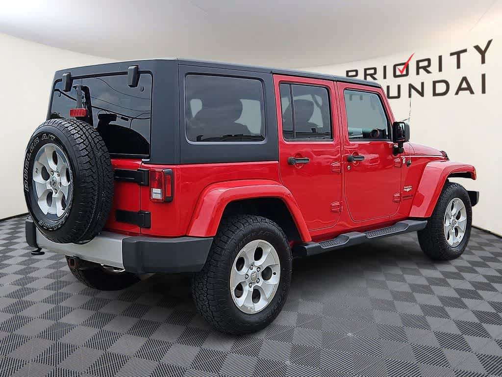 Used 2014 Jeep Wrangler Unlimited Sahara w/ Connectivity Group AWD/4WD image 4