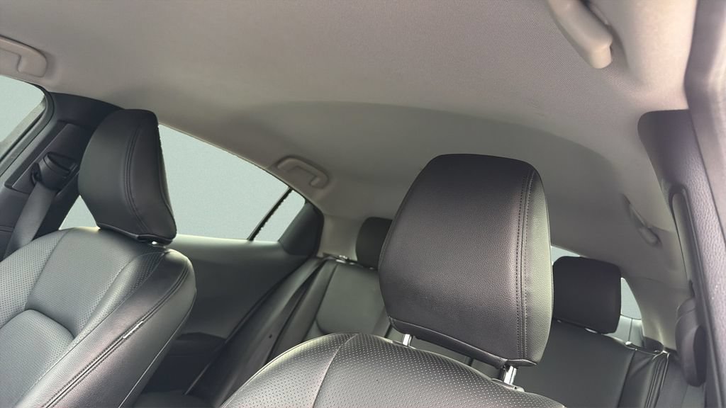 Used 2025 Toyota Prius LE FWD image 18
