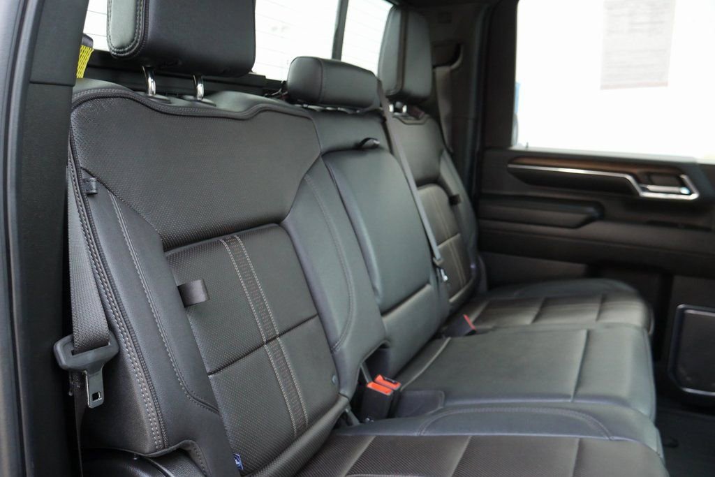 Used 2024 Chevrolet Silverado 2500 High Country w/ High Country Premium Package image 27