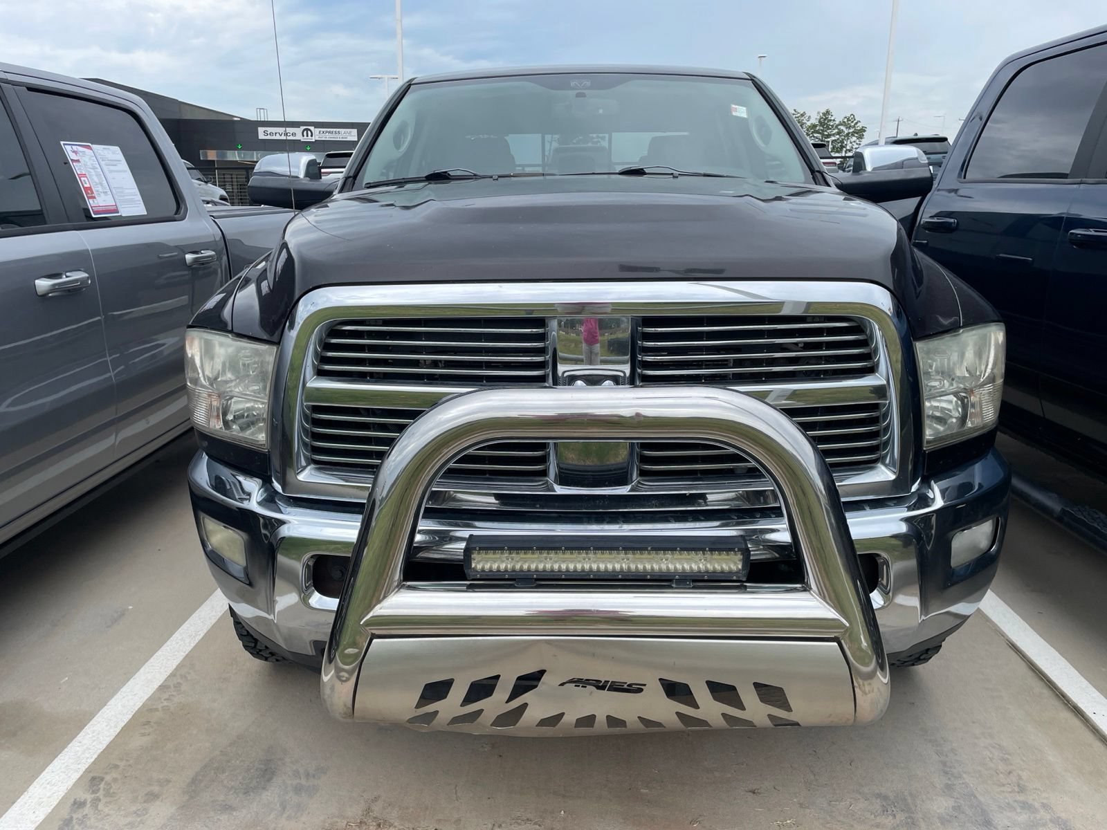 Used 2010 Dodge Ram 2500 Truck Laramie w/ Chrome Accents Group AWD/4WD image 2
