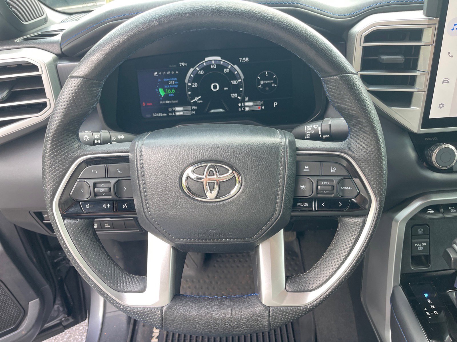 Used 2023 Toyota Tundra Platinum AWD/4WD image 7