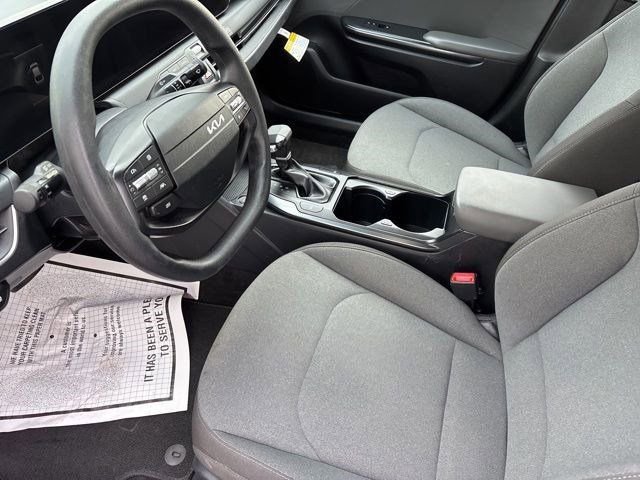 Used 2025 Kia K4 LXS image 10