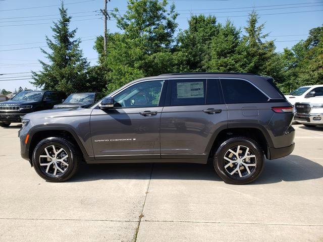 New 2025 Jeep Grand Cherokee Limited image 3