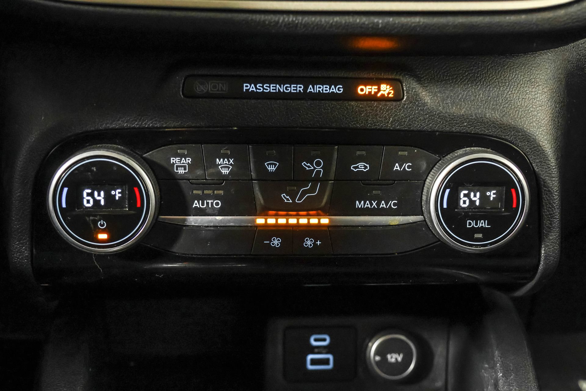 Used 2021 Ford Escape SE image 31