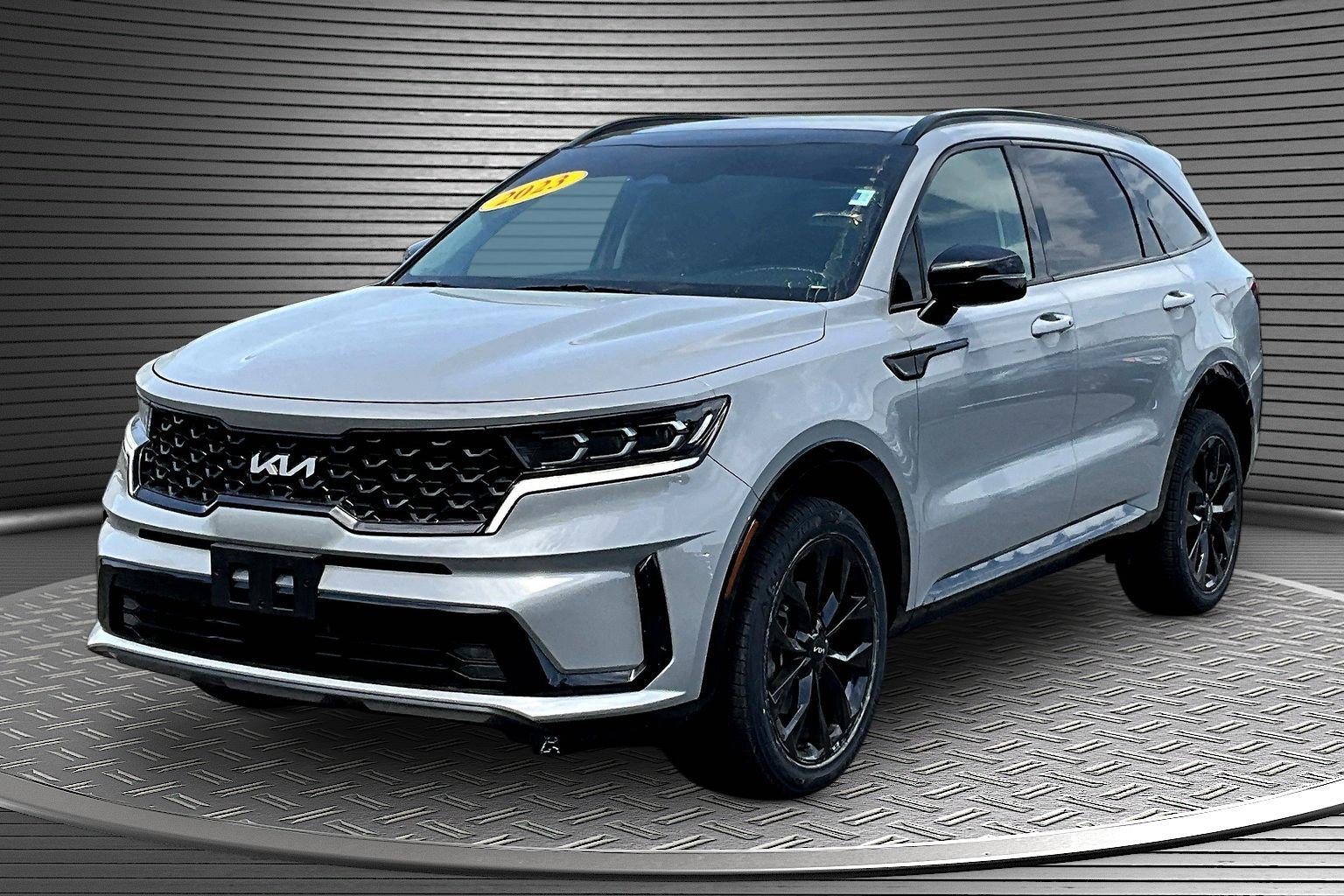 Used 2023 Kia Sorento SX AWD/4WD image 3