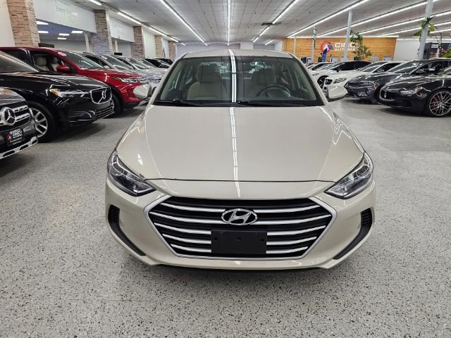 Used 2017 Hyundai Elantra SE w/ Cargo Package image 2