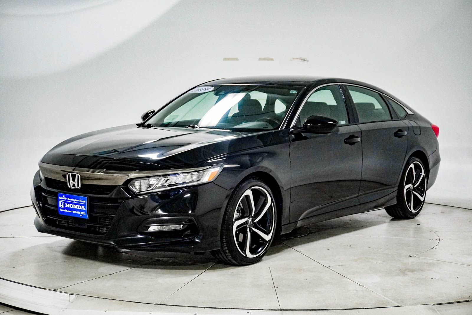 Used 2019 Honda Accord Sport image 3