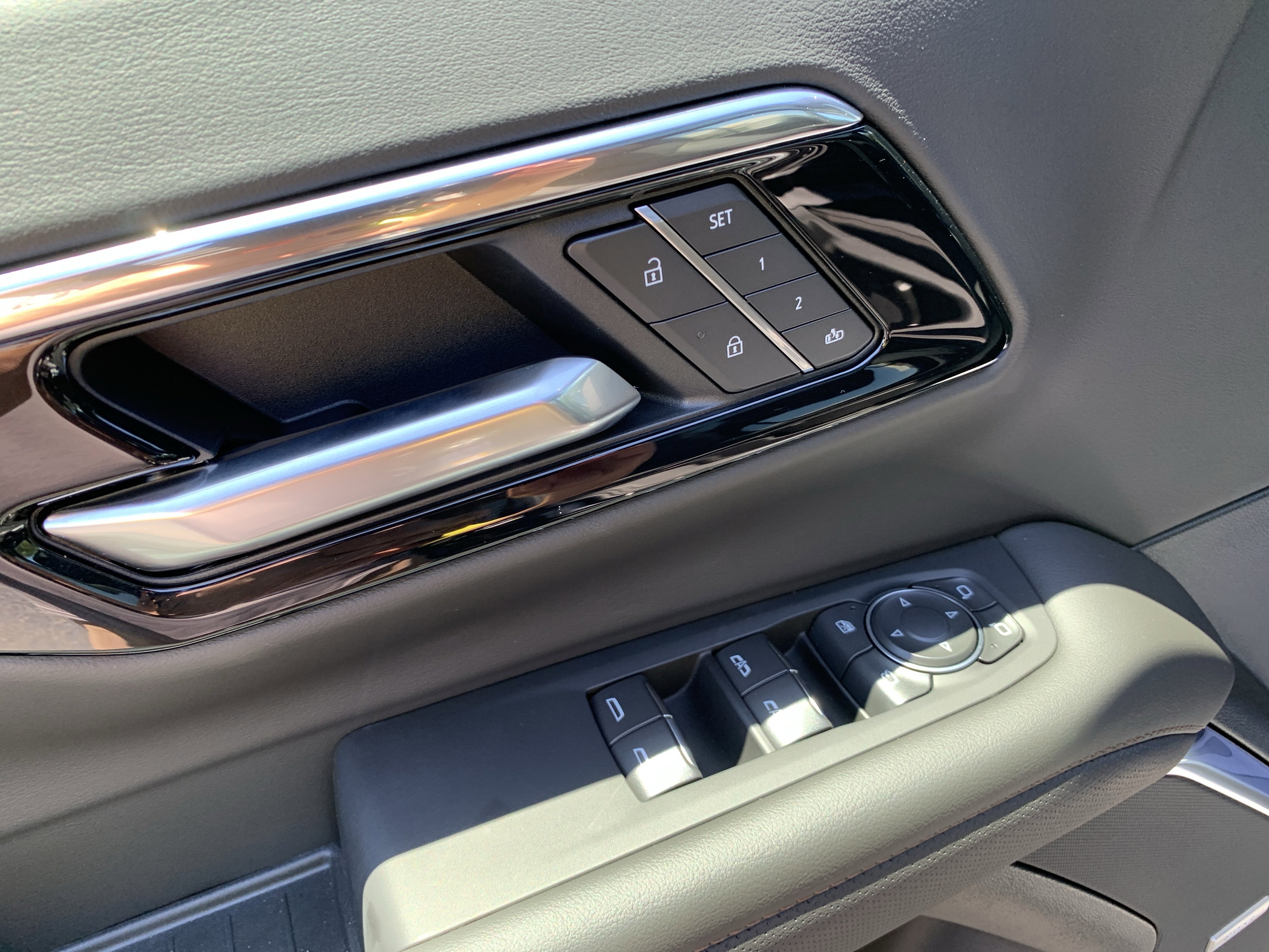New 2026 Chevrolet Suburban High Country AWD/4WD image 9