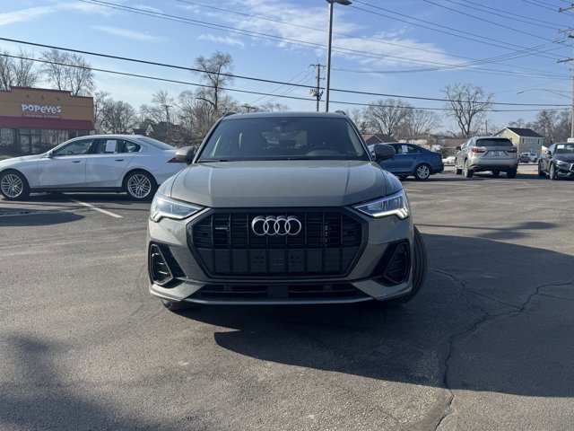 Used 2023 Audi Q3 2.0T Premium Plus w/ Premium Plus Package image 2