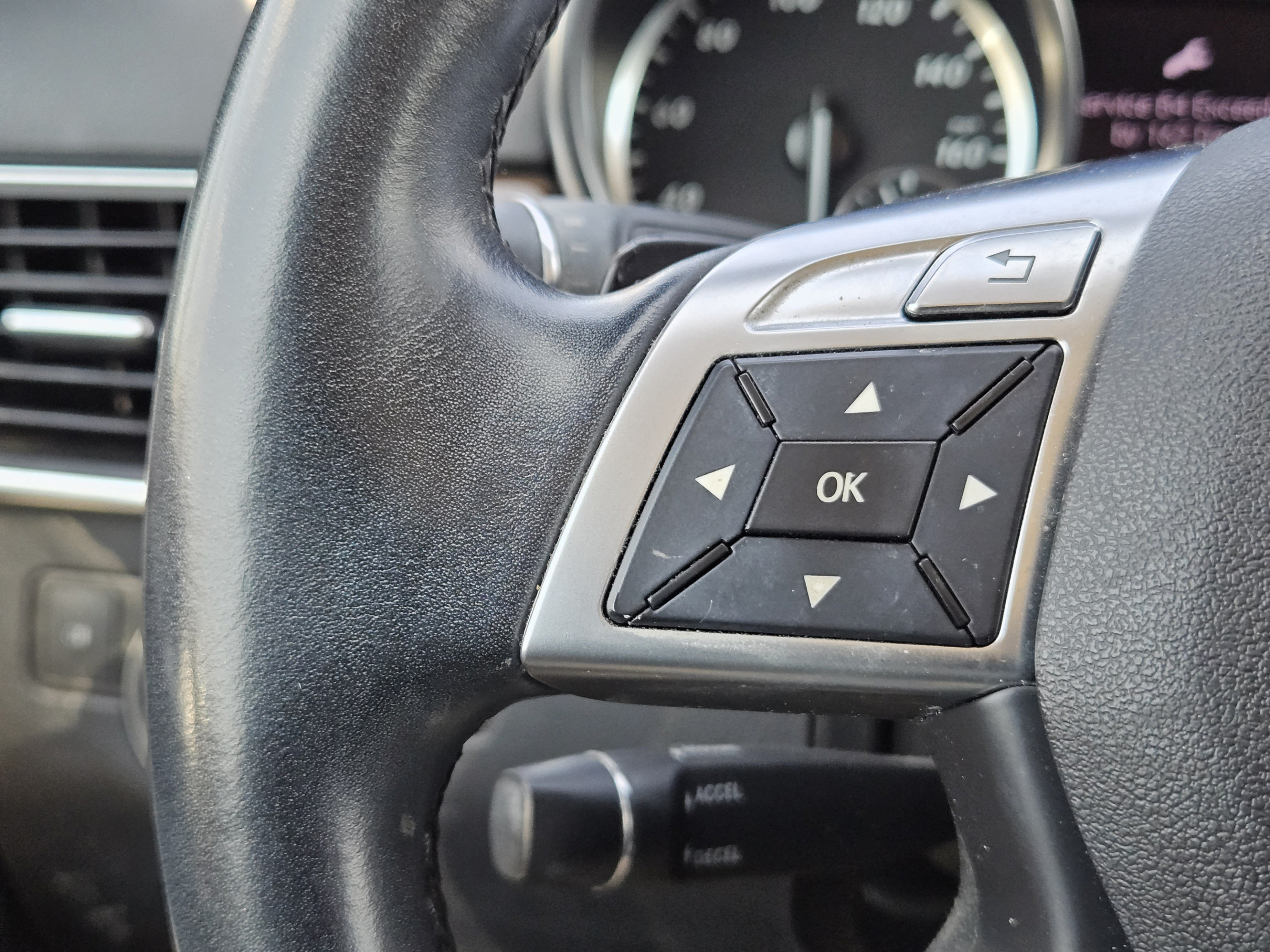 Used 2012 Mercedes-Benz ML 350 4MATIC image 20