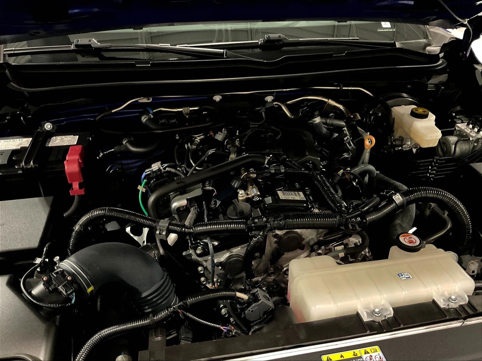 Used 2025 Toyota Tacoma SR5 AWD/4WD image 30