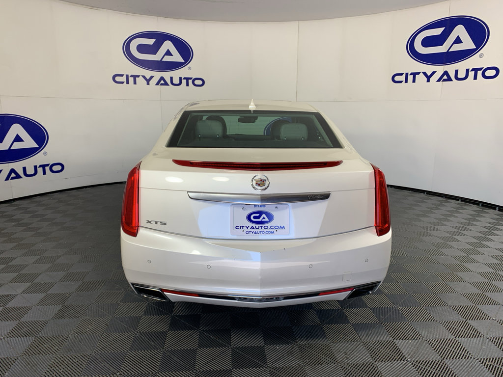 Used 2013 Cadillac XTS Premium FWD image 4