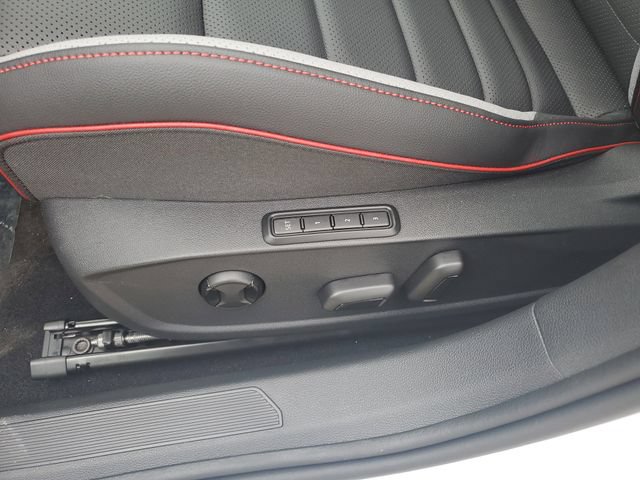 New 2026 Volkswagen GTI SE FWD image 17