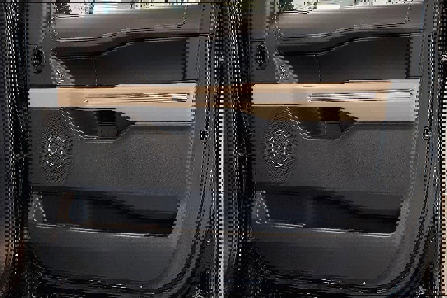 Used 2023 Ford Expedition Limited image 44