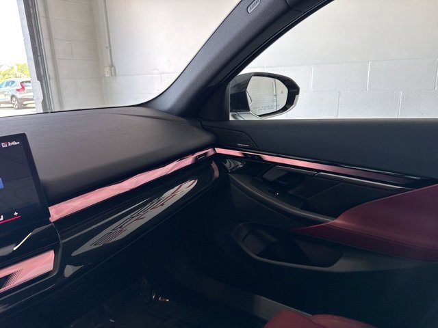 Used 2025 BMW i5 xDrive40 w/ Premium Package image 28