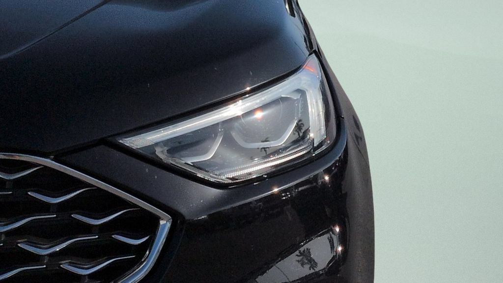 Used 2022 Ford Edge Titanium w/ Equipment Group 301A AWD/4WD image 26