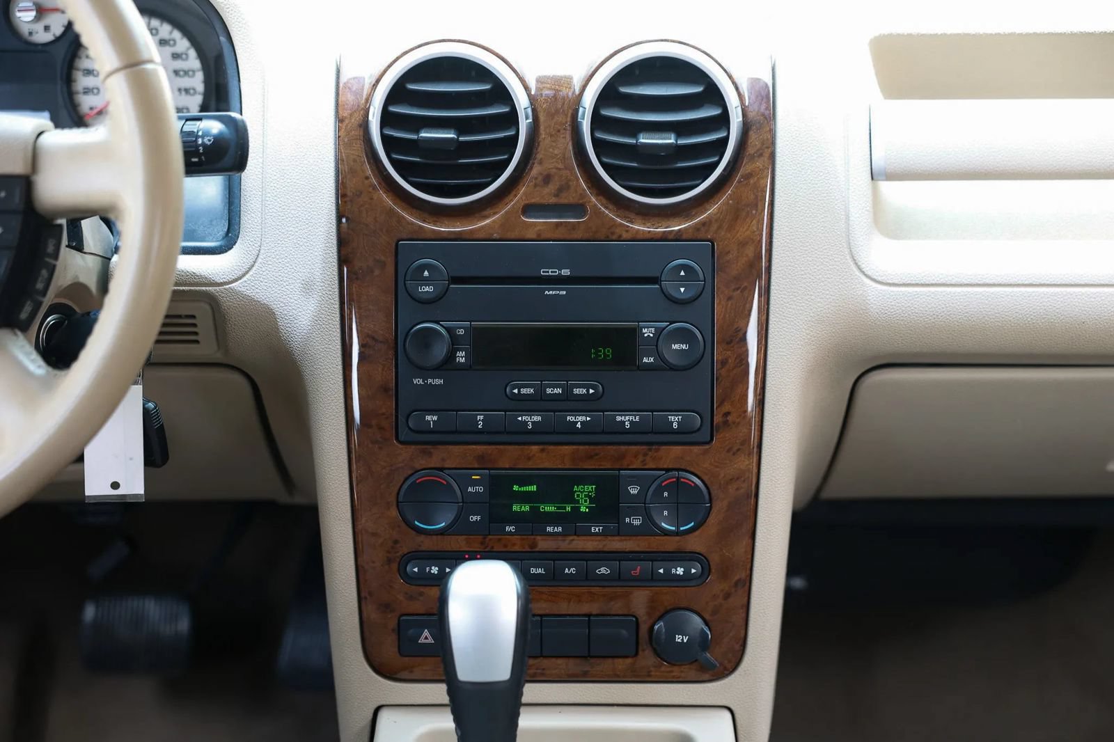 Used 2007 Ford Freestyle Limited FWD image 35