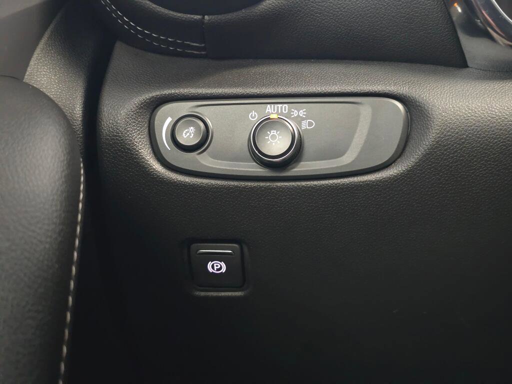 Used 2025 Chevrolet Blazer LT image 25