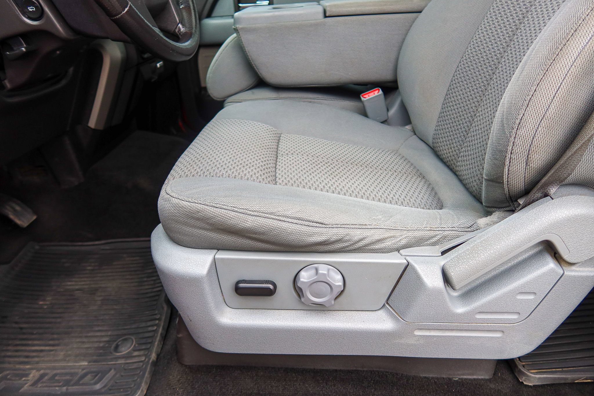 Used 2013 Ford F150 XLT w/ Luxury Equipment Group AWD/4WD image 13