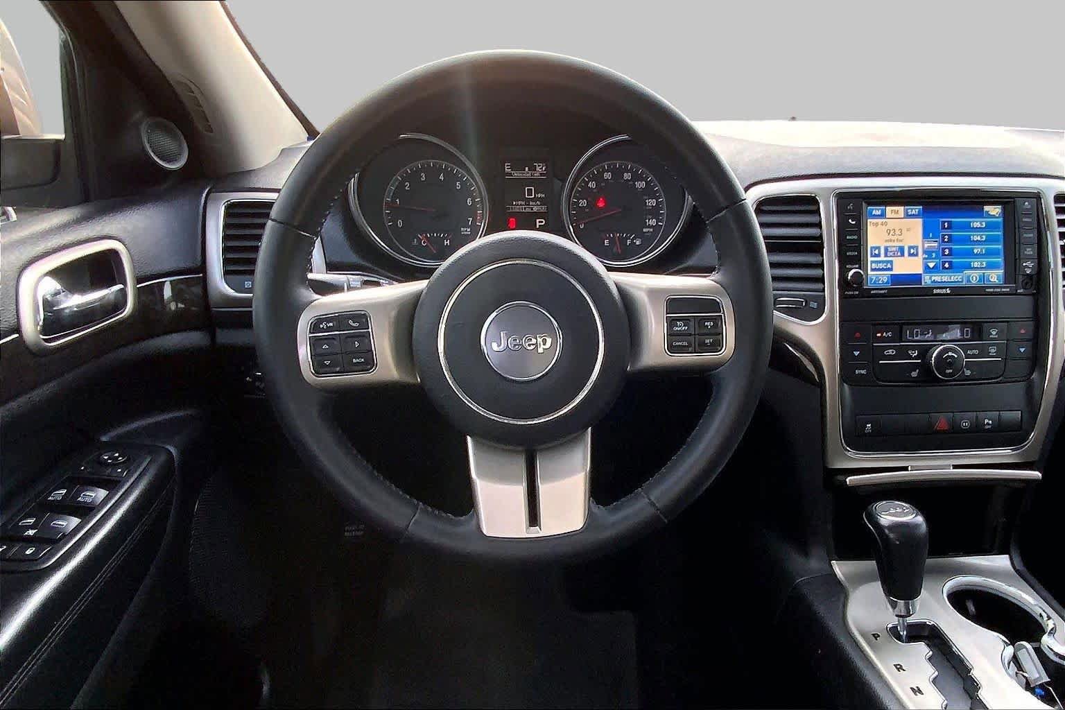 Used 2012 Jeep Grand Cherokee Laredo AWD/4WD image 5