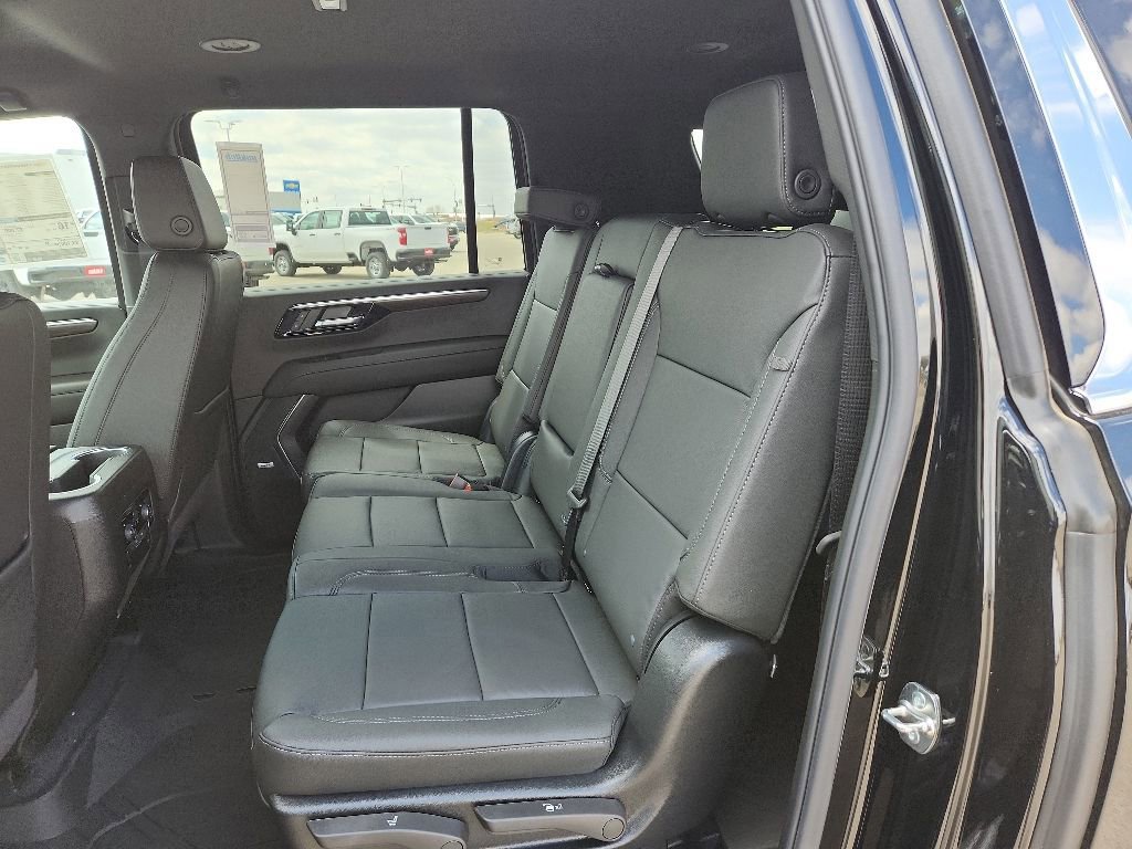 New 2026 Chevrolet Suburban LT w/ Comfort Package AWD/4WD image 46