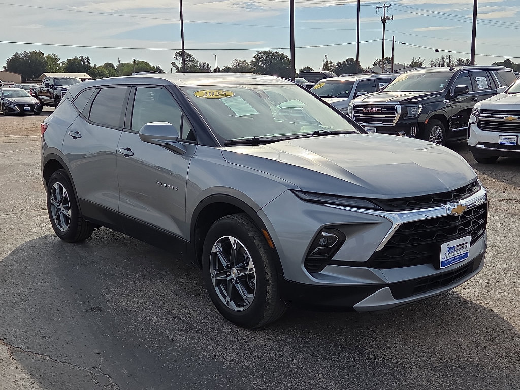 Used 2025 Chevrolet Blazer LT FWD image 7