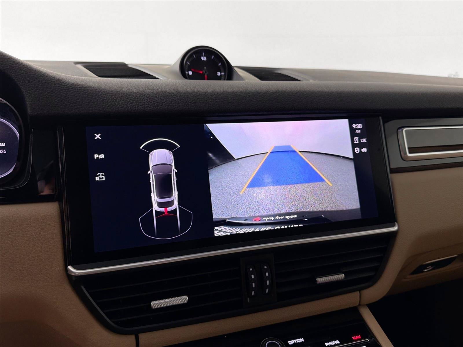 Certified 2022 Porsche Cayenne Platinum Edition AWD/4WD image 23