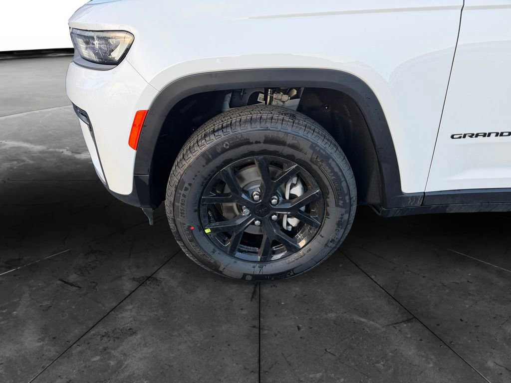 New 2026 Jeep Grand Cherokee Laredo image 14