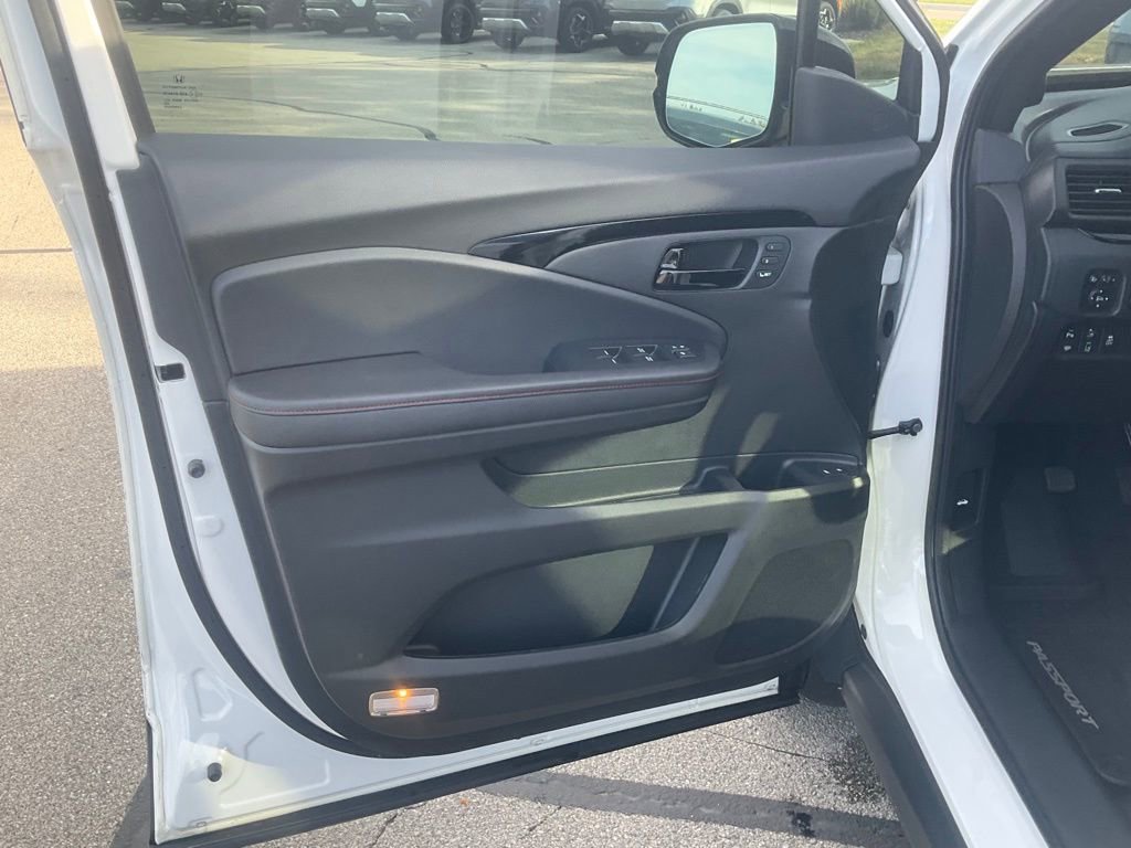 Used 2024 Honda Passport Black Edition image 10