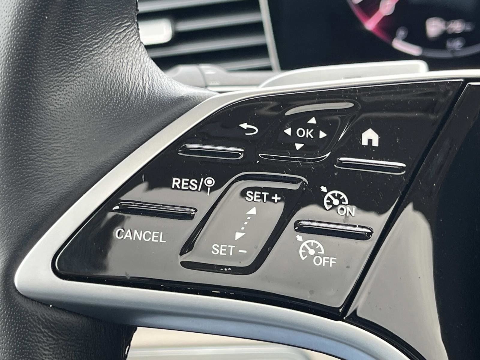 Used 2025 Mercedes-Benz GLE 350 4MATIC image 26