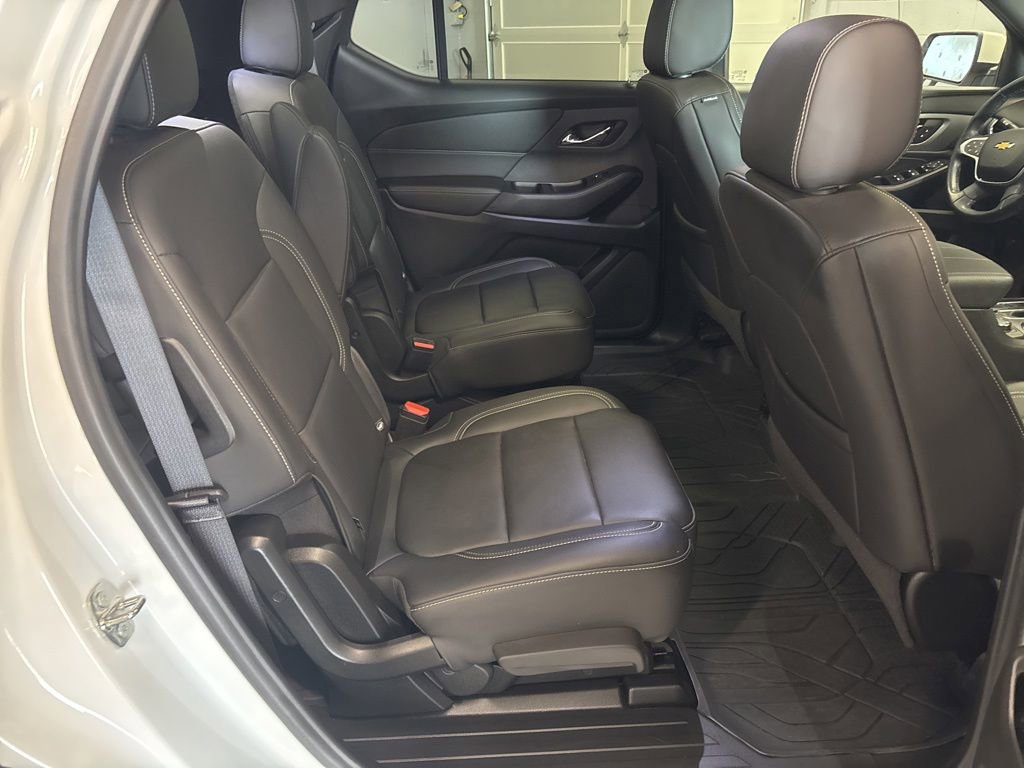Used 2023 Chevrolet Traverse LT AWD/4WD image 14