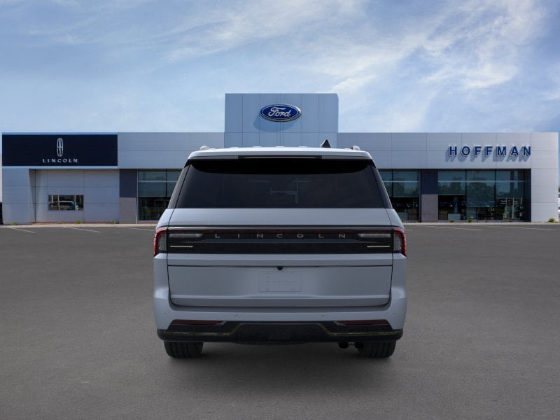 New 2026 Lincoln Navigator L Reserve w/ Jet Appearance Package AWD/4WD image 5