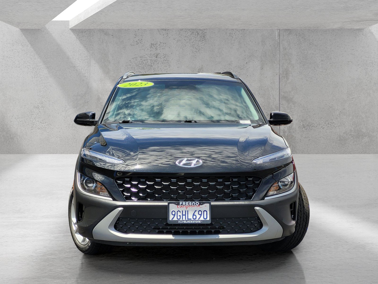 Used 2023 Hyundai Kona SEL w/ Cargo Package FWD image 2