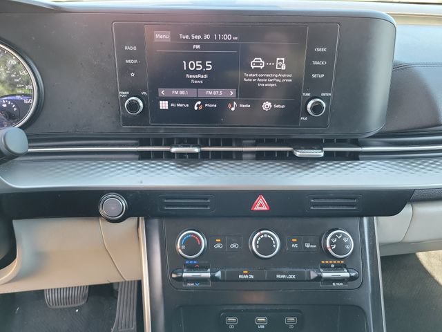 Used 2023 Kia Carnival LX FWD image 19