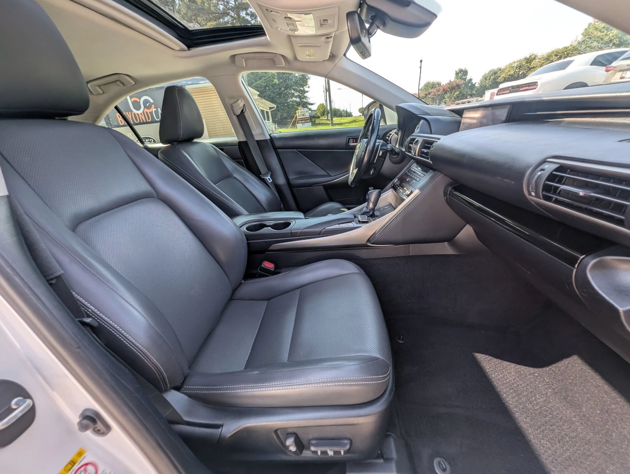 Used 2018 Lexus IS 300 w/ Comfort Package RWD image 42