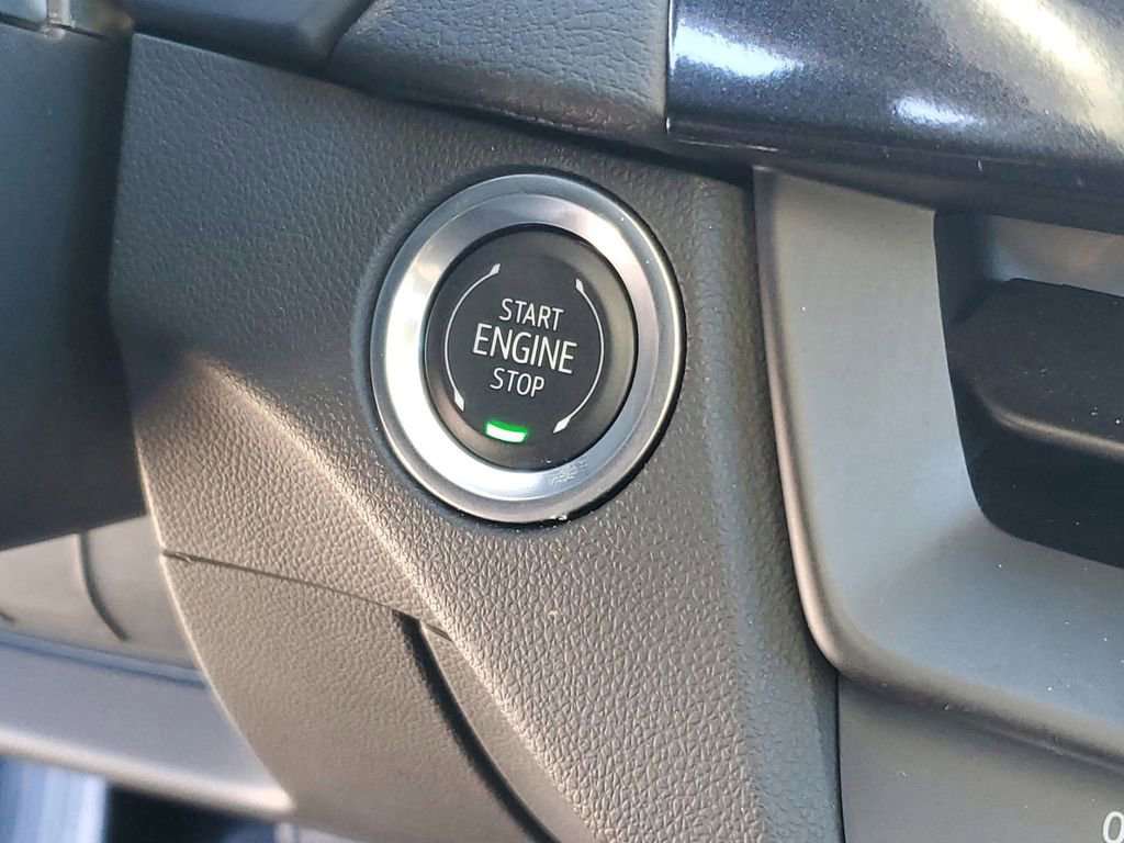 Used 2025 Cadillac CT4 Luxury image 14