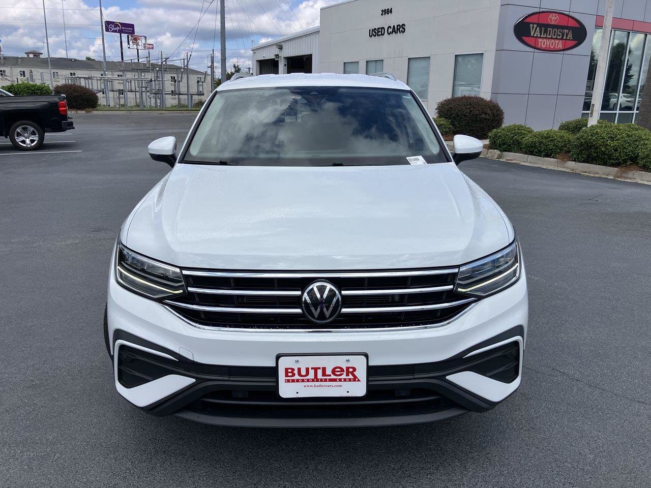 Used 2024 Volkswagen Tiguan SE FWD image 8