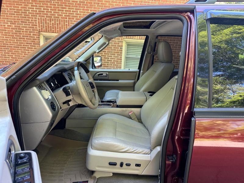 Used 2012 Ford Expedition Limited RWD image 27