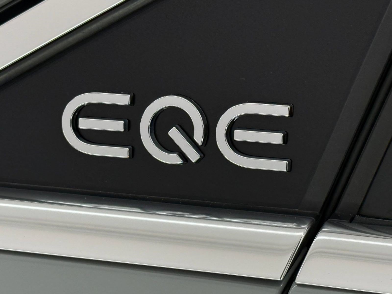 Used 2023 Mercedes-Benz EQE 350+ SUV image 32